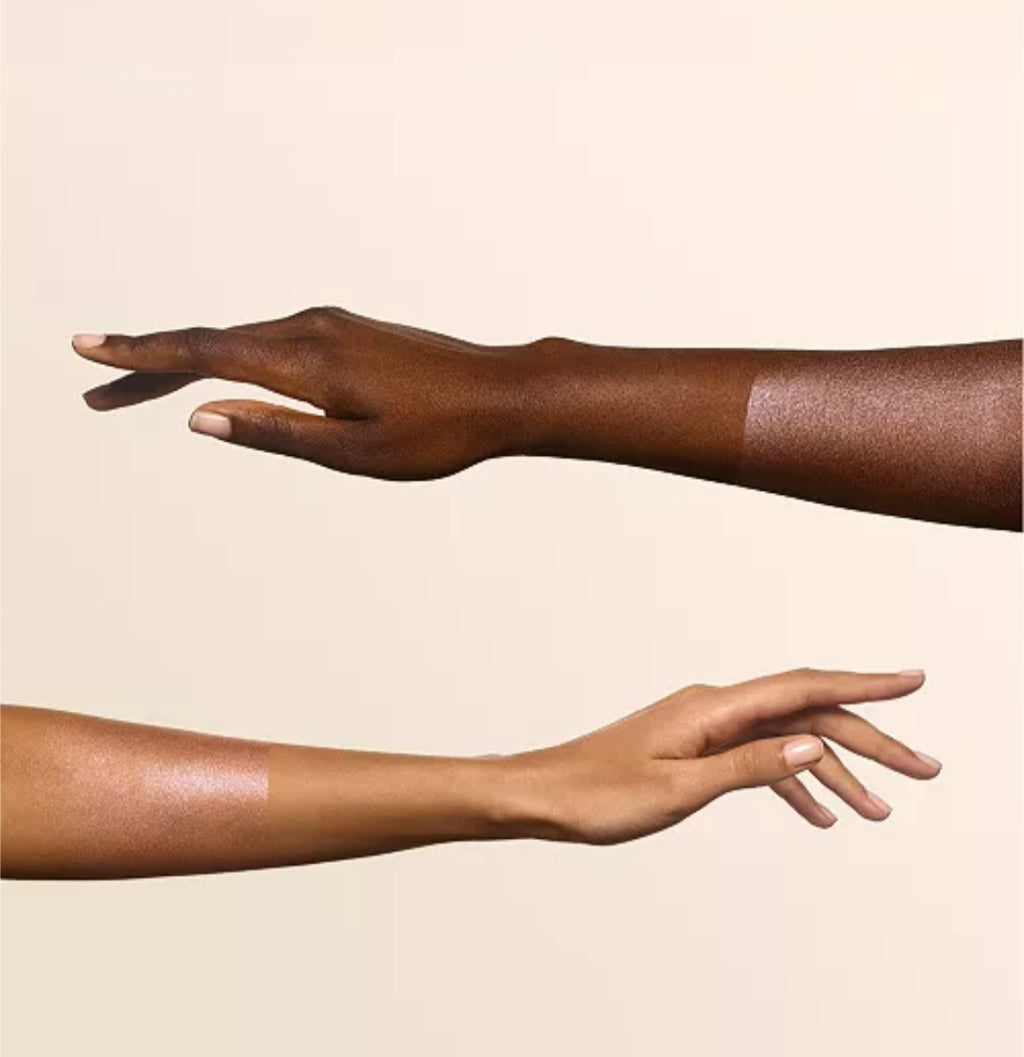 Valentino
Born In Roma Body Shimmer, 4.22 fl. oz
